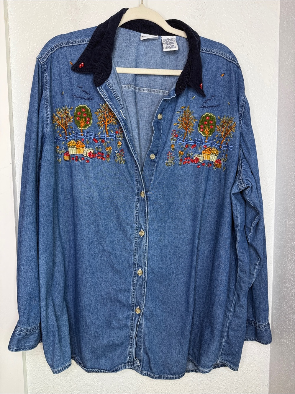 Bobbie Brooks Embroidered Blue Denim Shirt Autumn Fall Apple Harvest Cottagecore